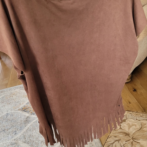 Mudd Blouse -Brown w/Blue heart (Size 14 but fits Women Small) - Picture 2 of 8